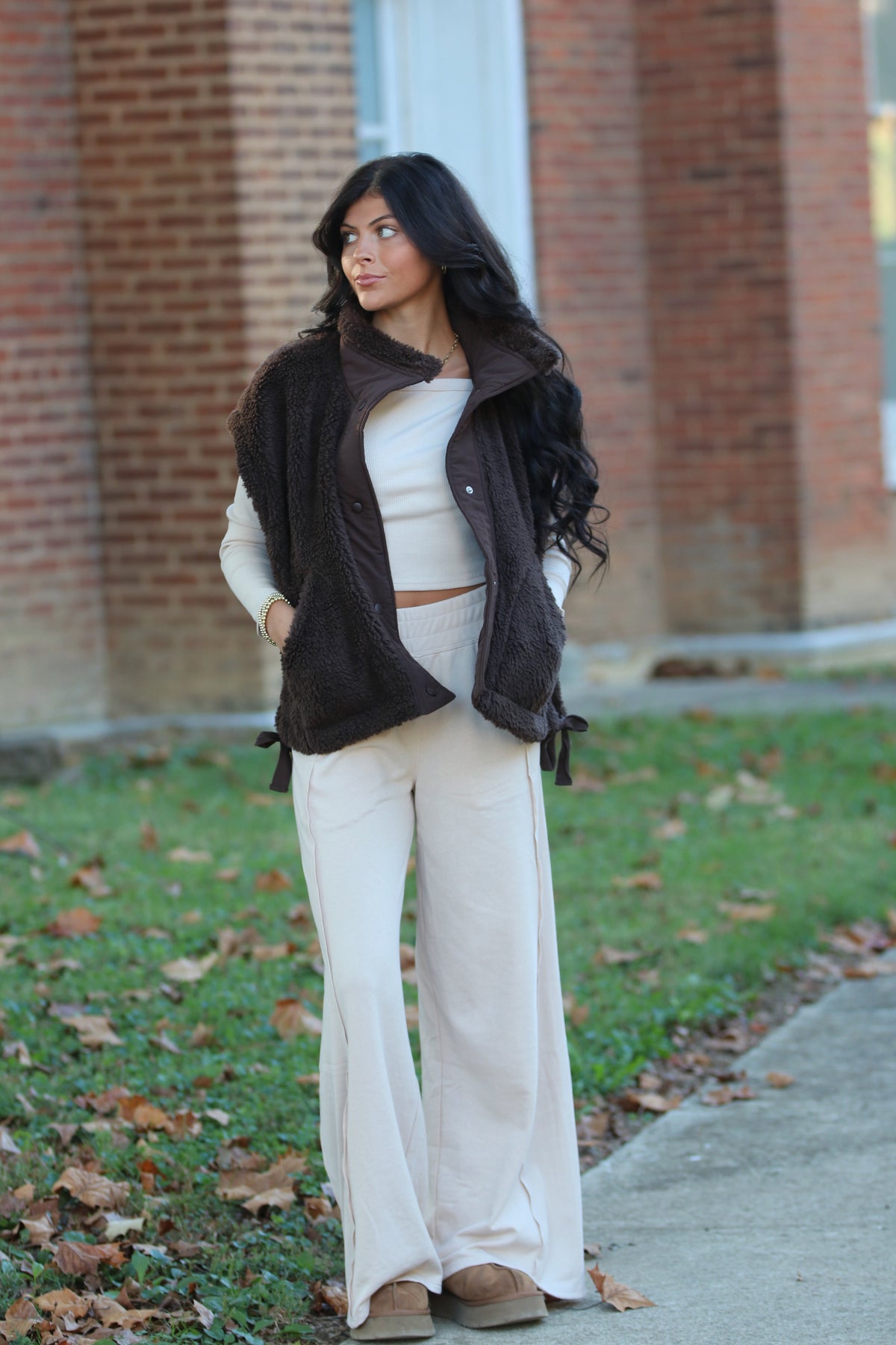 Sherpa Vest With Snap Closure MOCHA