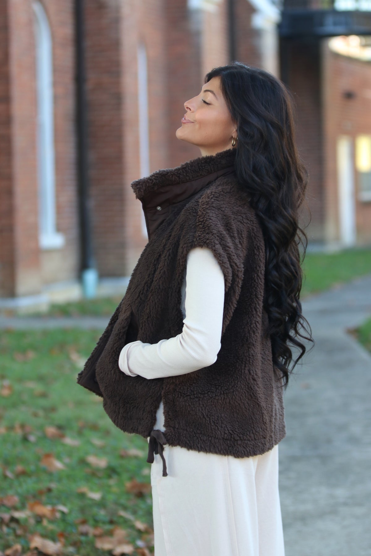 Sherpa Vest With Snap Closure MOCHA