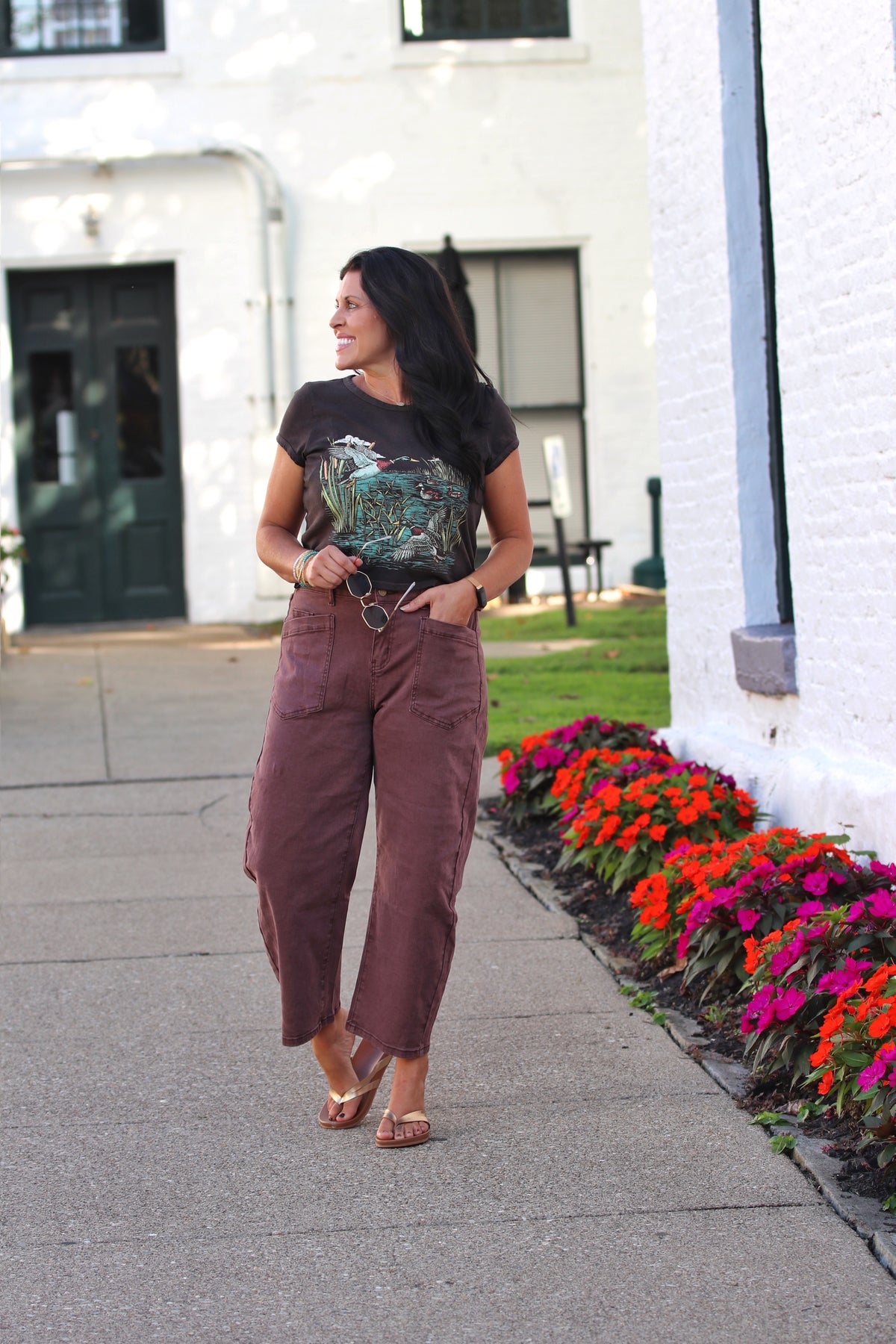 Solid Square Patch Pocket Barrel Jeans