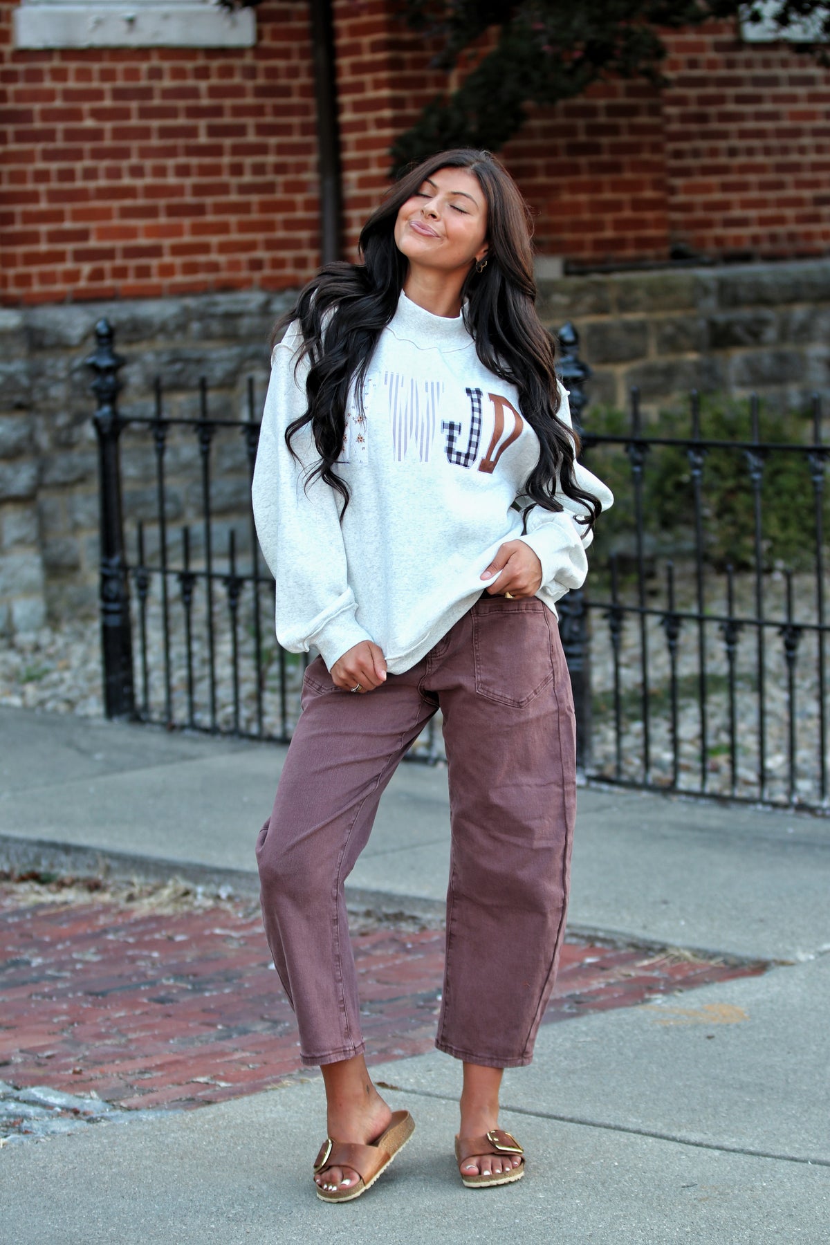 Solid Square Patch Pocket Barrel Jeans