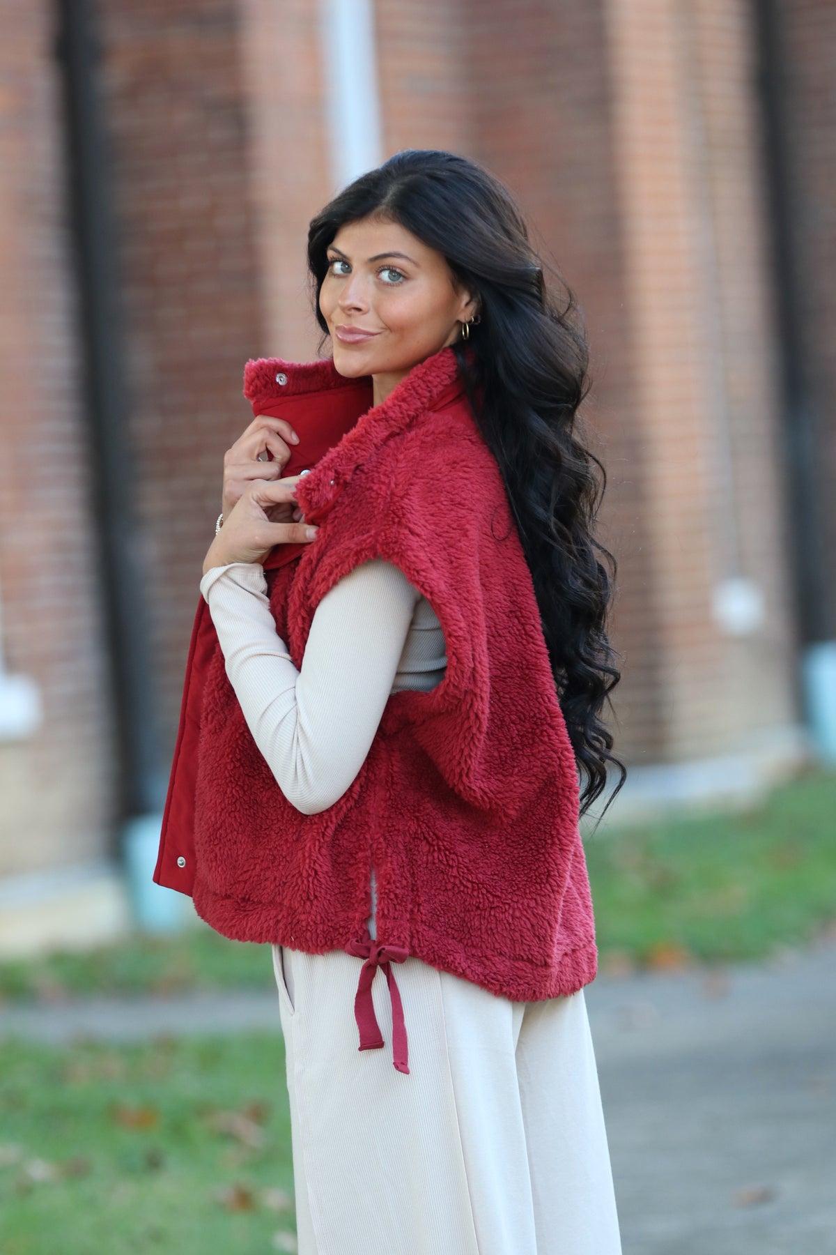 Sherpa Vest With Snap Closure BURGUNDY